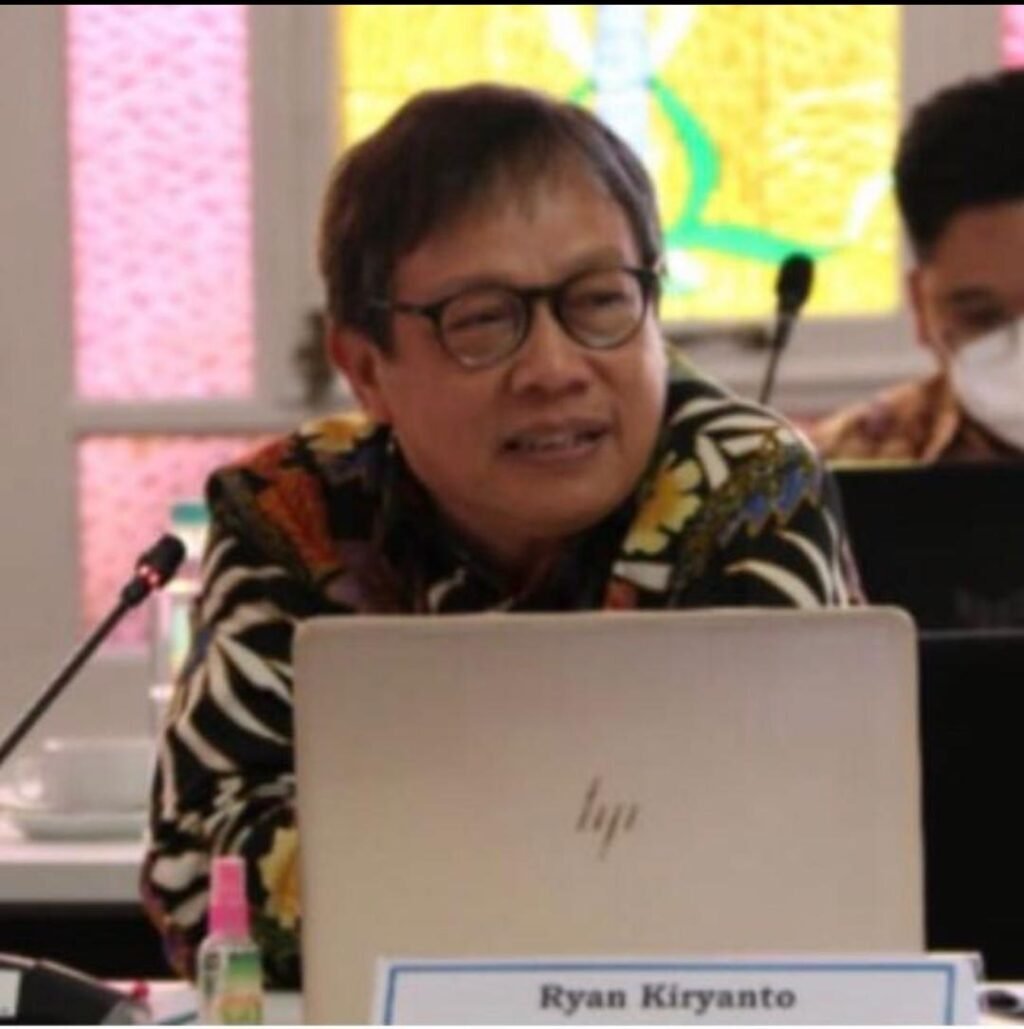 Ryan Kiryanto (Ester)